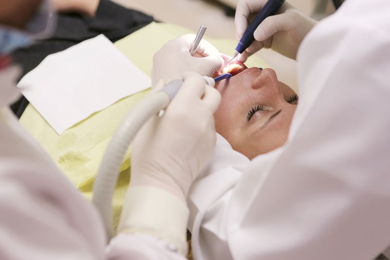 Root canal treatment in Lucknow – painless RCT at Saraswati Dental